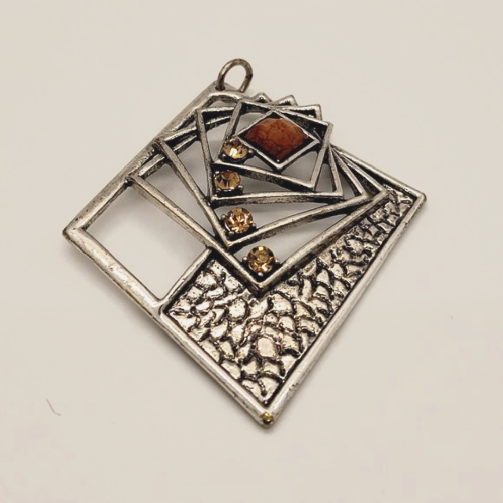 Pendant for Scarf/Necklace Jewelry, Silver, Brown, and Golden Colors